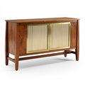 **Technische titel in het Nederlands:** **Moderne kast met houten afwerking en gouden deuren**